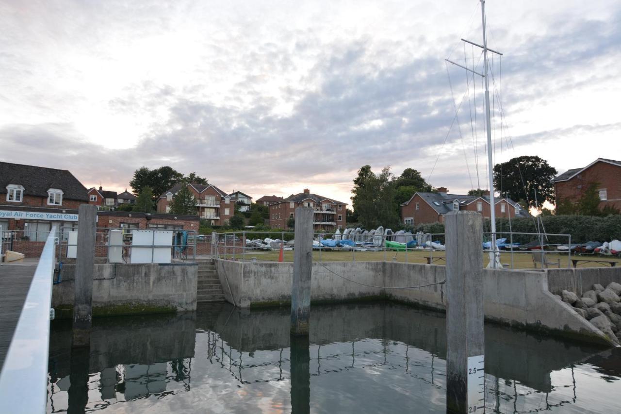 Riverside House Hamble-le-Rice Exterior photo